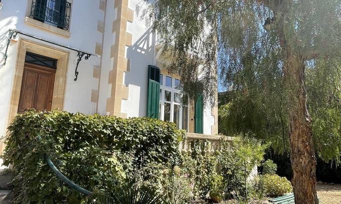 8th Arrondissement House | Maison de Charme Avec Piscine, Proche de la mer et du Parc des Calanques