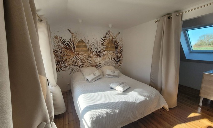 Plourivo House | Maison de Coton - Ty Koton, near PAIMPOL, reception of children thought.