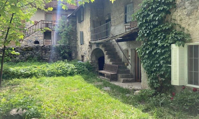 Vallouise-Pelvoux House | Maison de montagne hamlet of Puy Aillaud Parc des Écrins, Vallouise