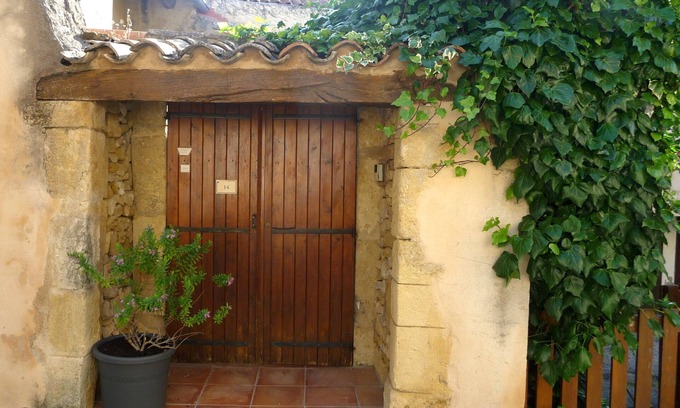 La Motte-dʼAigues House | Maison de Village Provençale