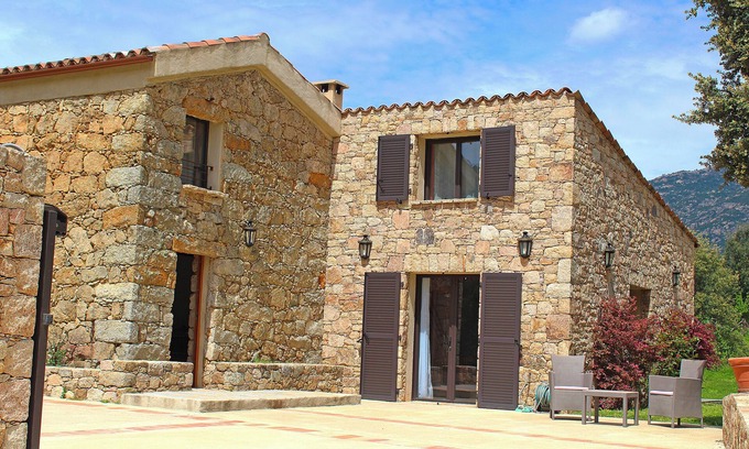 Tavera House | Maison en Pierre Entre mer et Montagne Avec Jardin et Piscine Proche D'ajaccio