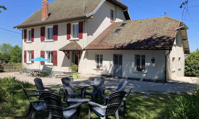 Menetrux-en-Joux House | Maison Franc-comtoise sur Parc Arboré, Accès Direct aux Cascades du Hérisson