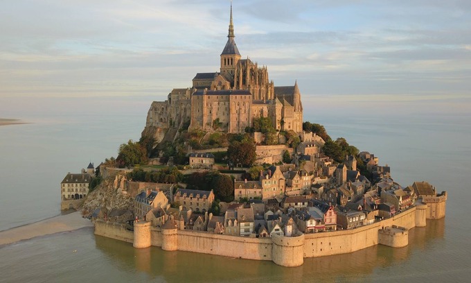 Courtils House | Maison Indépendante au Calme , a 10 Minute du Mont Saint Michel