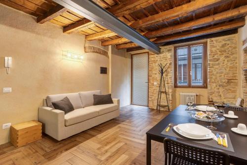 Bergamo Apartment | Maison Le Chic
