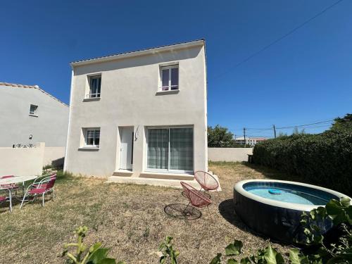 Redessan Villa | Maison lumineuse et calme à Redessan