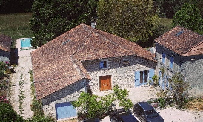 Grand-Brassac House | Maison Ndépendante de 60m2 au Cœur D'un Grand Jardin Avec Accès à la Piscine