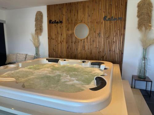 Lambezellec House | Maison spacieuse spa & jardin