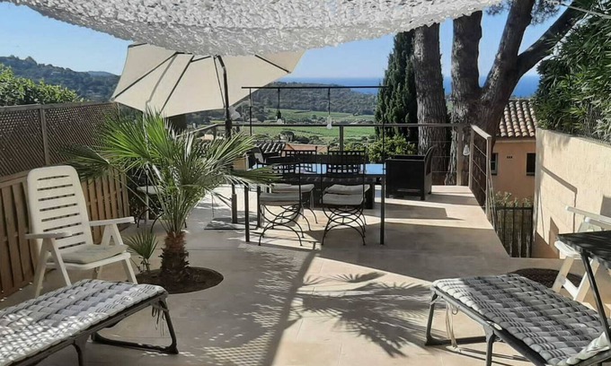 La Croix-Valmer House | Maison Tout Confort, Grande Terrasse vue Mer, Proche de St-tropez