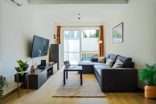 Qala Apartment | Maisonette with communal Pool in Qala - By Solea