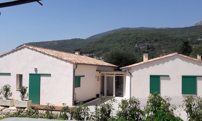 Tourrettes-sur-Loup House | MAISONNETTE INDEPENDANTE OF 42M2 NEAR VILLAGE CLASS OF TOURRETTES SUR LOUP