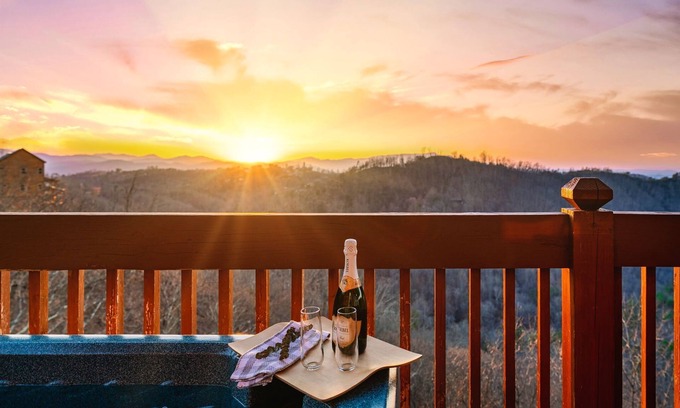 Sevierville Cabin | Majestic Smoky Mountain Views/HotTub/Arcade