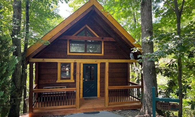 Gatlinburg Cabin | Make Lover's Lane your Smoky Mountain Hideaway