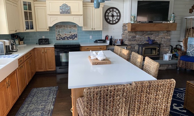 Ocean Beach House | Making Summer Memories in Ocean Beach, Fire Island at Squid Lips Cabana