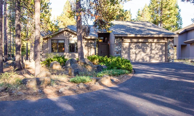 Sunriver House | MALH10 - Great Sunriver Home, Walk or Ride Bike to Deschutes River