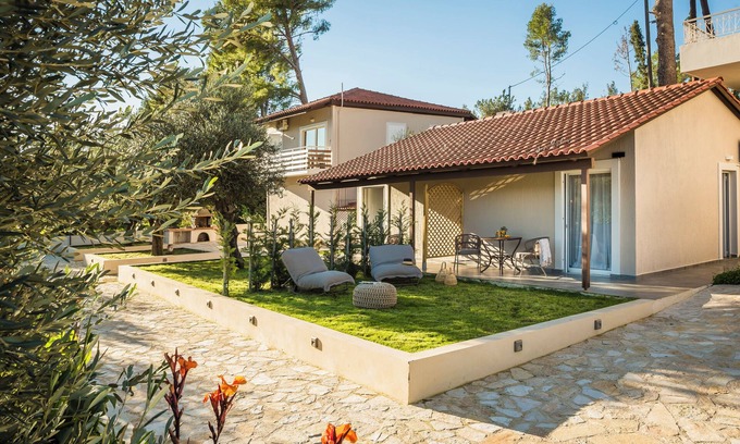 Lassi Apartment | Malibu Elegant Suite with Veranda III