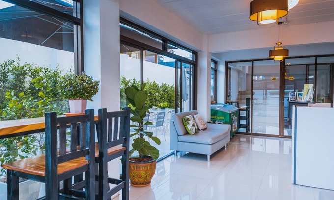 Nonthaburi Hotel | Malizon Hotel & Residences