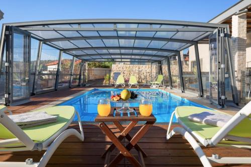 Lapidot Villa | Malki House- a whole complex just for you