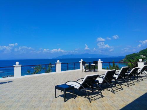 Puerto Galera Hotel | Manarra Sea View Resort