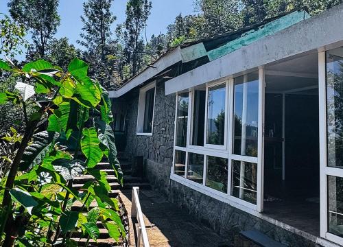 Kodaikanal Hotel | Manas Valley View bungalow by Xacro Xperiences