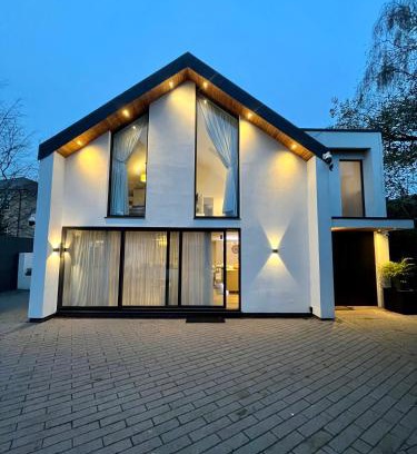 Trafford Villa | Manchester's hidden gem