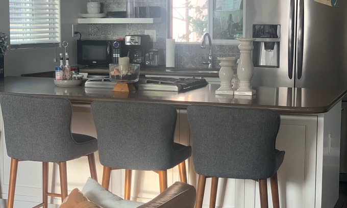 The Strand House | โ๏ธ๐๏ธ๐๐ปโโ๏ธ๐๐ผ๐Manhattan Bch adjacent to Hermosa Bch, 2 ๐ Garage, gated patio