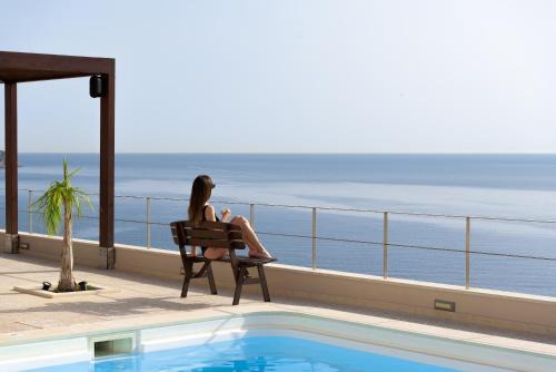 Linoperamata Villa | Manificus Villas, with Heated Pool, By ThinkVilla