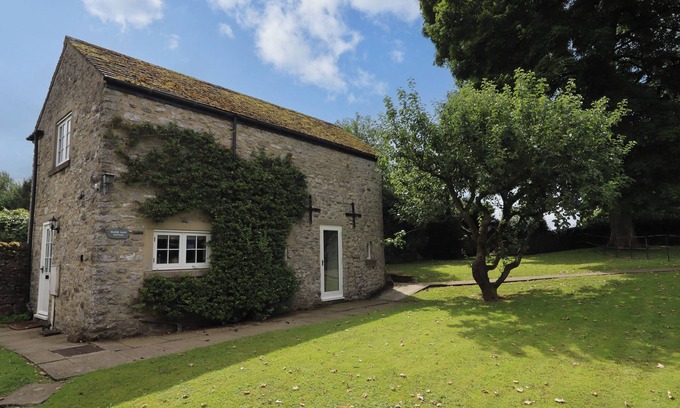 Great Longstone House | MANOR BARN COTTAGE, family friendly in Great Longstone