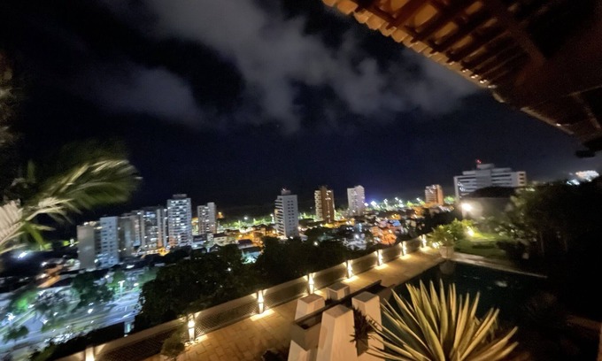 Ilheus House | Mansão com Vista 180 Graus Para Mar. 1000m2 de Área