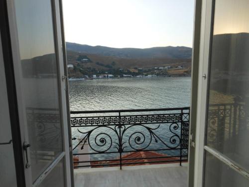 Paleopolis Apartment | Mansion at Chora in Andros