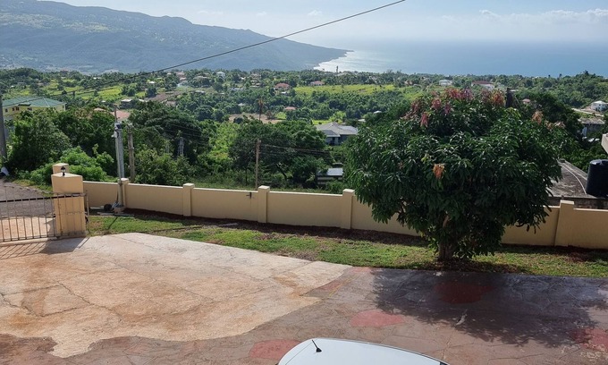 Maidstone House | Mansion in a rural setting with views of mountains and sea. Very peaceful safe