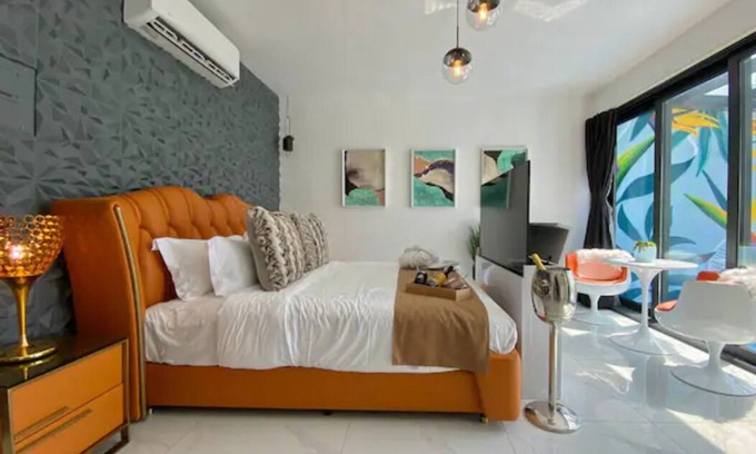 Marias Apartment | Mar Suite W/Private-heated Pool &King bed-2Adults