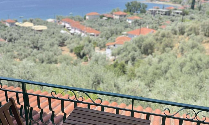 Kalamos Apartment | Margianou Seaview Apartment 2, near the beach, in Greece.