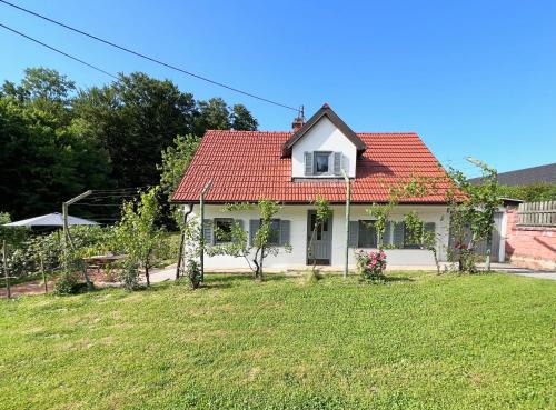 Rogaska Slatina House | Maria's Orchard Cottage - Nature Retreat in Slovenia
