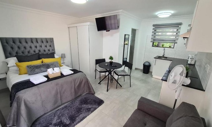 Germiston Apartment | Marielitsa Guest Suite No 5