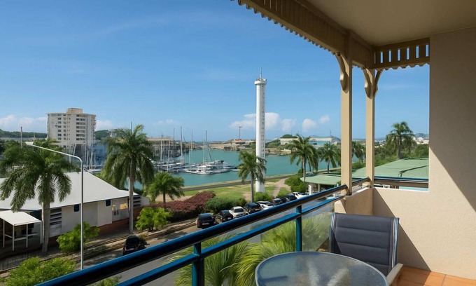 South Townsville Apartment | Marina View Apartment - Steps Away from CBD