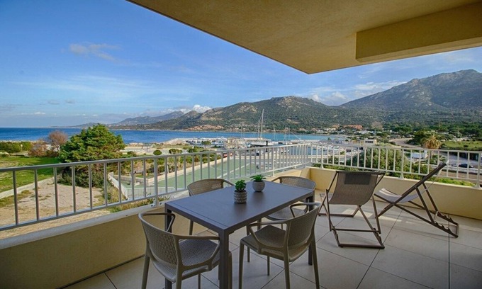 Marine de Saint Ambroggio Apartment | Marine de Sant'Ambroggio - Modern apartment with sea view - F2 A MARINA 2