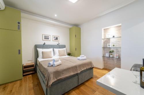 Split Apartment | Marjan Nest