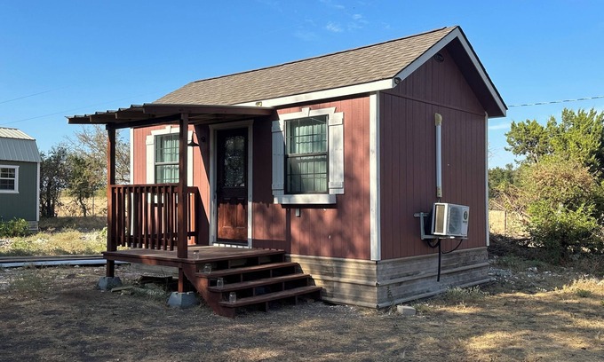 Glen Rose Cabin | Maroon Country Tiny Home