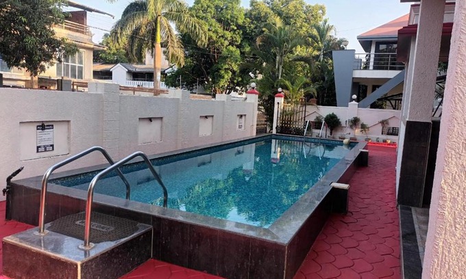 Khatri Park Housing Society Villa | Marquee Stays - La Capitana