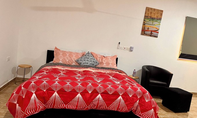 Eastern Region Apartment | Marvelous apartment with AC in vibrant Somanya