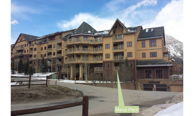 River Run Condo | Mary's Place-125 Yd to Lift-Sleep 6, ski run view, Completely Remodeled!
