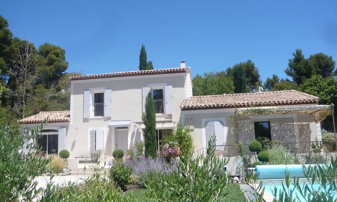 Maussane Cottage | Mas with pool in the Alpilles/Plan yourself: Video by Drone