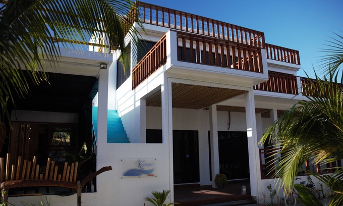 Thulusdhoo Island Bed & Breakfast | Master Suite Family Room with views of the Ocean
