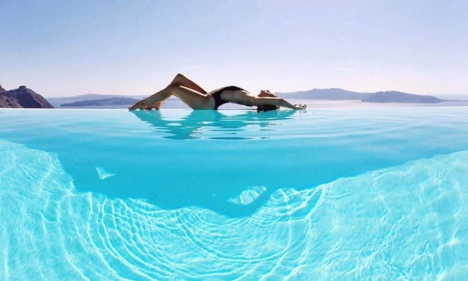 Imerovigli Villa | Master Villa Outdoor Jacuzzi Caldera sea view of the volcano