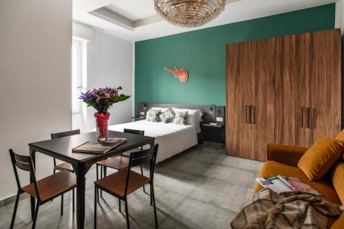 Historical Center House | Materdei Rooms - Camere con cucina privata vicino Metro e colazione inclusa