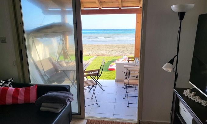 Pervolia House | Mattis Seafront Beachhouse