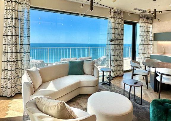 Roiano-Gretta-Barcola-Cologna-Scorcola Apartment | Maximilian Suites