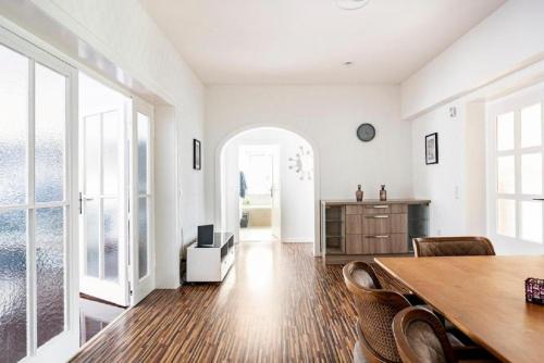 Oppum Apartment | Maybach 4-Zimmer Apartment - groß, hochwertig, nah Düsseldorf Messe