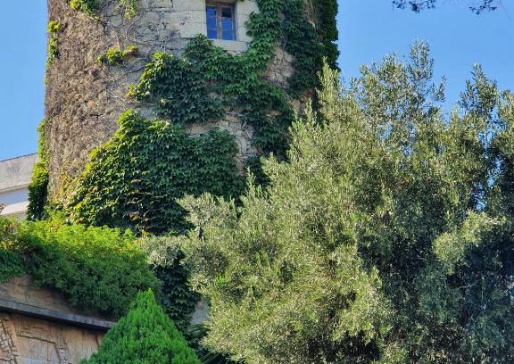Caldes d'Estrac Villa | Medieval tower & villa by the sea