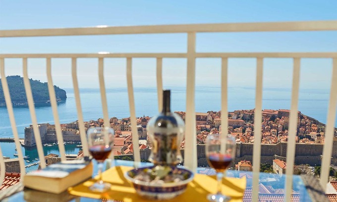 Municipality of Dubrovnik Apartment | Medzalin double room with balcony and sea view